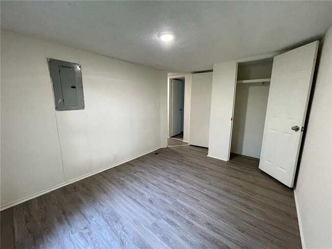 Photo - 111 Plott Dr
