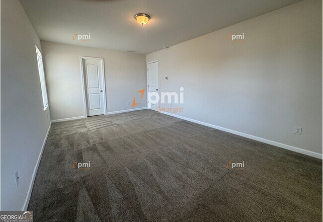 Photo - 104 Sarah Ln