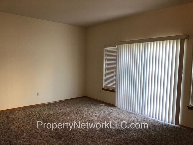 Photo - Great 2 Bedroom Gresham Duplex