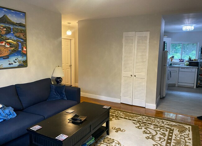 63 Selkirk Rd Unit 6