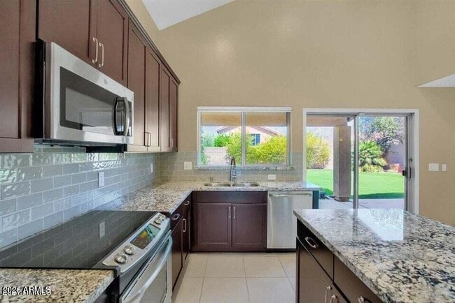 Photo - 10476 E Hillery Dr