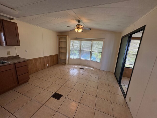 Photo - Tavares 1 Bed 1 Bath Waterfront Mobile Home Unit 8