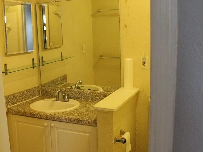 Photo - 8433 Sycamore Tree Dr Unit 201
