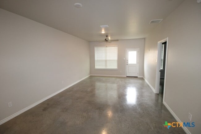 Photo - 640 Pacific Crest Trl