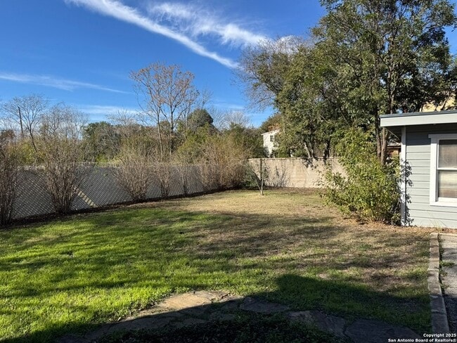 Photo - 207 E Terra Alta Dr