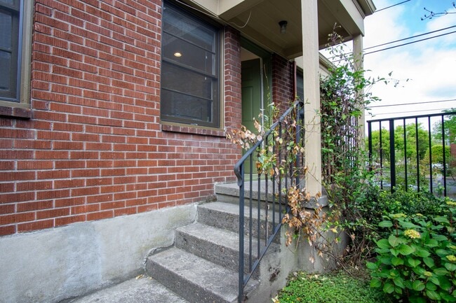 Photo - Charming NW 1-Bed Ready Late May! Unit 1952-1