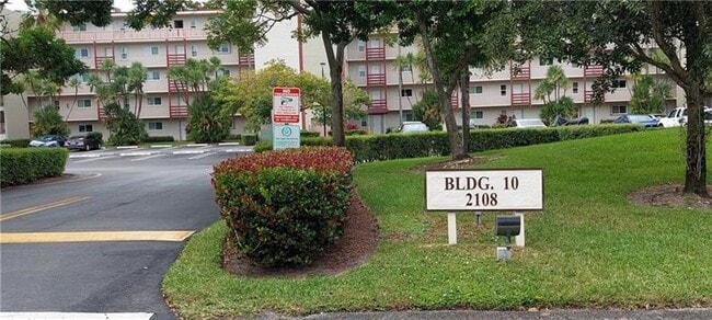 Photo - 2108 S Cypress Bend Dr Unit 207