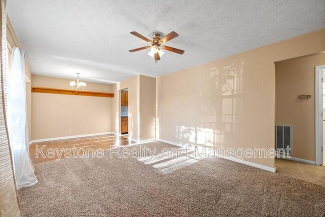 Photo - 609 Artic Ave