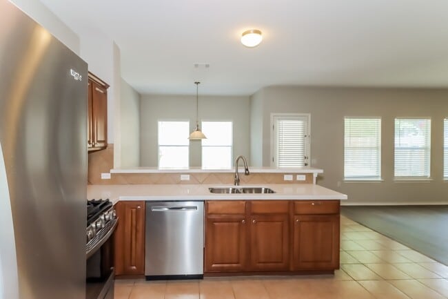 Photo - 5608 Kleberg Trail