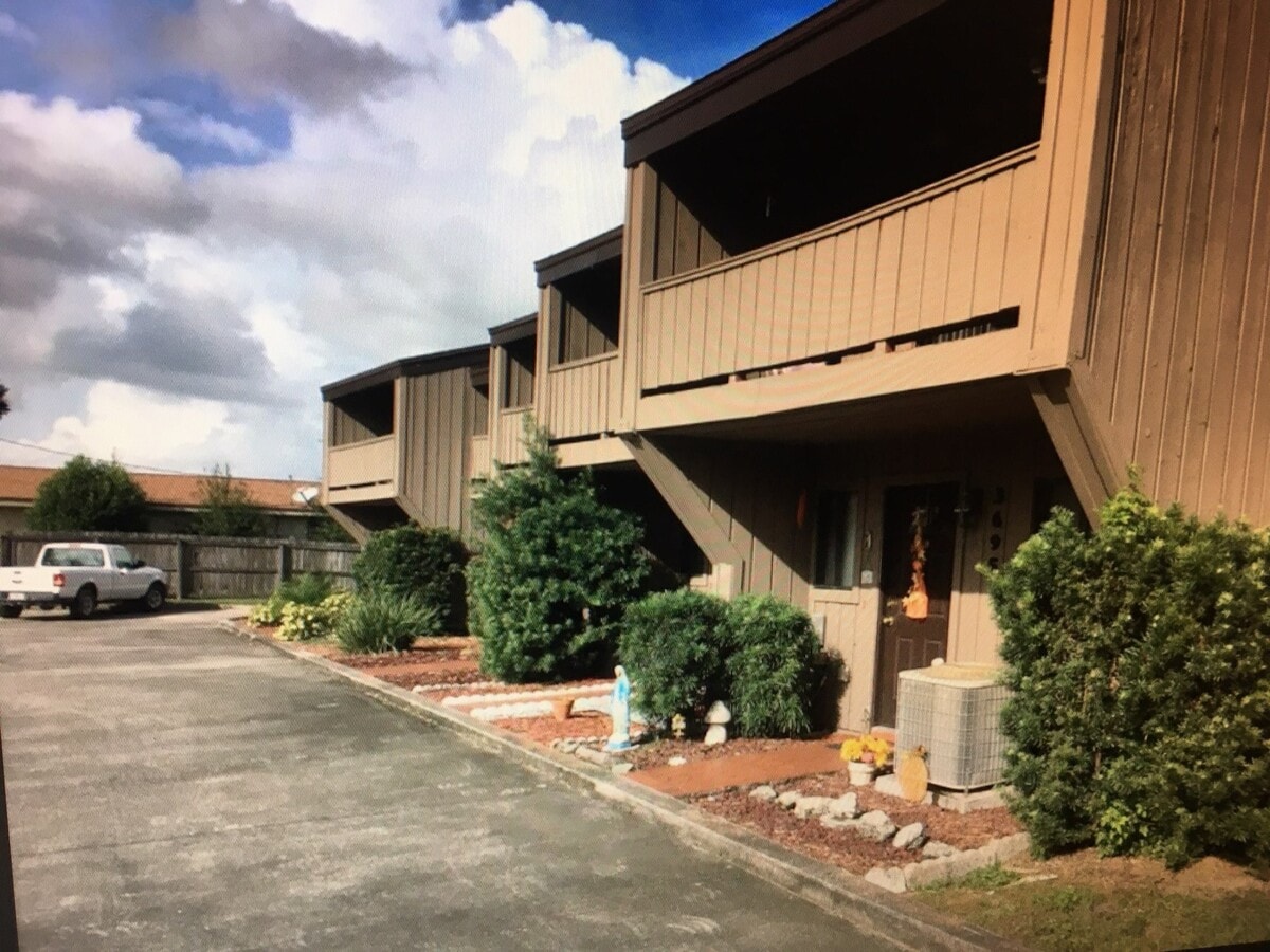 Photo - 3695 Royal Oak Dr