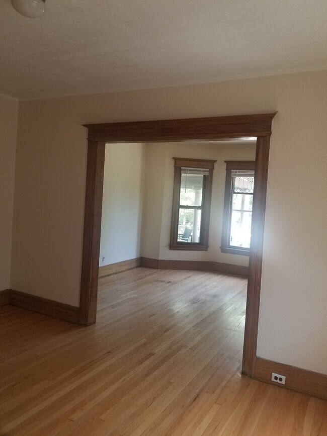 4529 Commonwealth St Unit 2