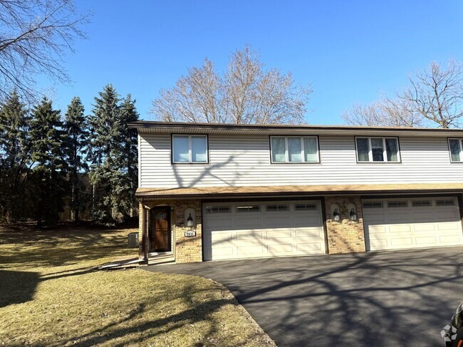 Building Photo - 7431 Rosewood Ln N Rental