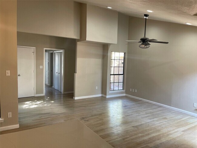 Photo - 3040 Airhaven St