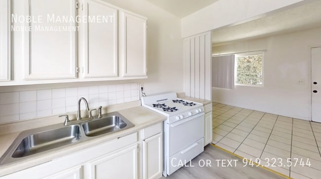 Building Photo - 3348 Santa Fe Ave Unit 2