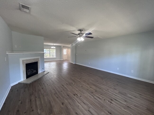 Photo - Large 3 bedroom 2 living room house w comm Pool!