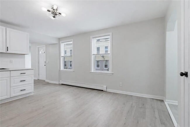 Photo - 92 Sylvian St Unit 1