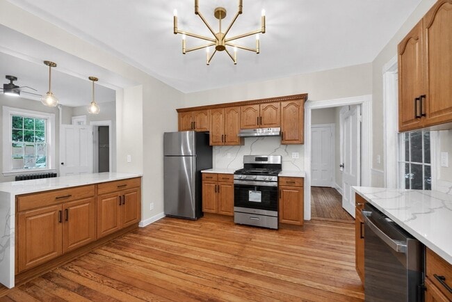 Building Photo - 42 Etna St Unit 2