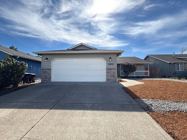 Photo - 1843 Olympic Dr E