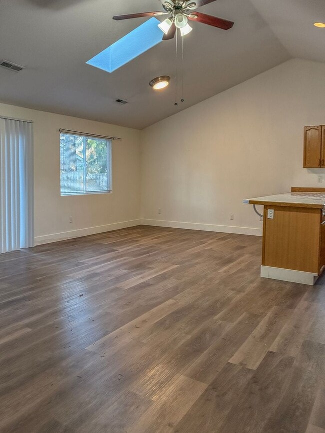 Photo - 3 Bedroom 2 Bath Ranch Home Available January 2026 !