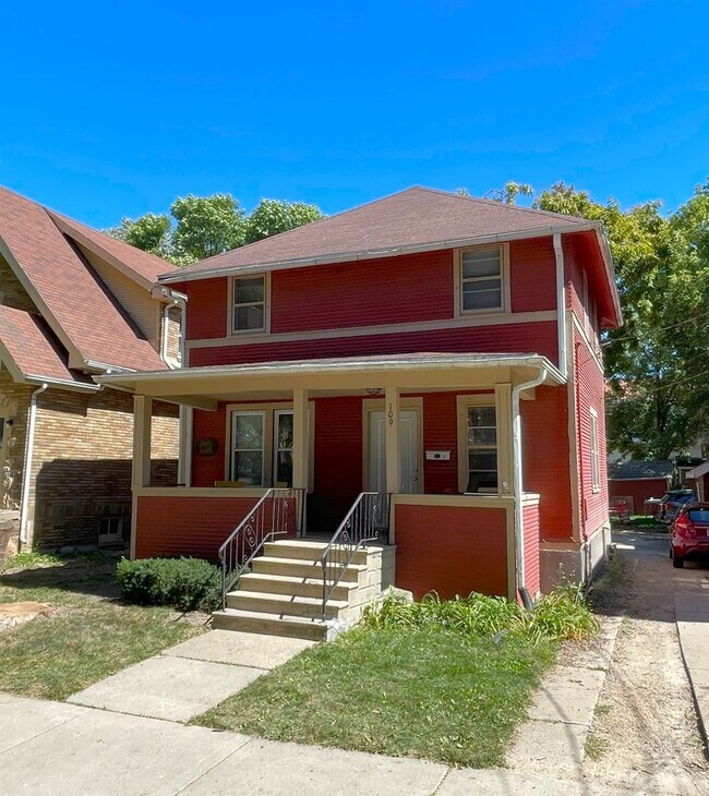 Building Photo - 109 S Orchard St Unit 1 Rental