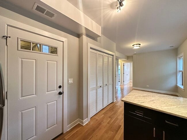 Photo - 2211 W Eastwood Ave Unit 2X