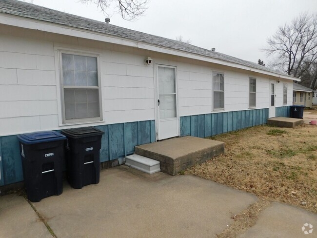 Building Photo - 1 Bed 1 Bath Duplex w/ Washer Dryer Rental