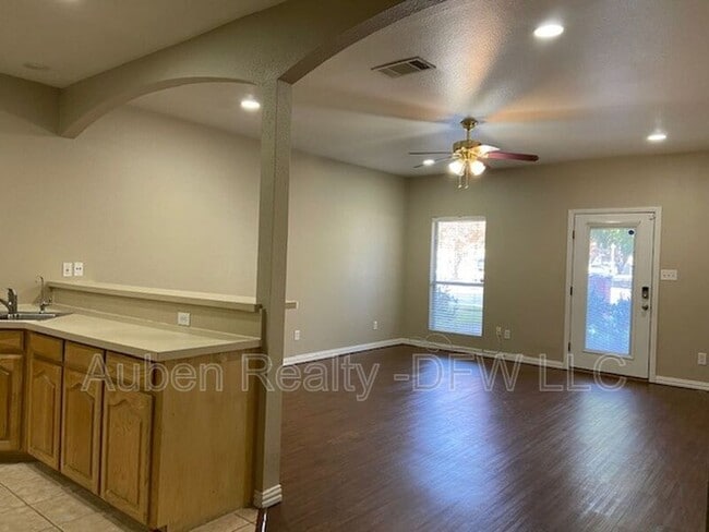 Photo - 306 E Main St