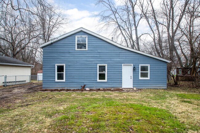 Photo - 615 Illinois St