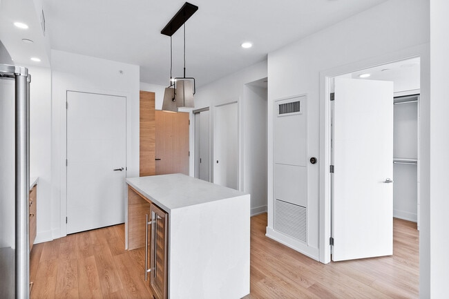 Photo - 200 Redpath Ave