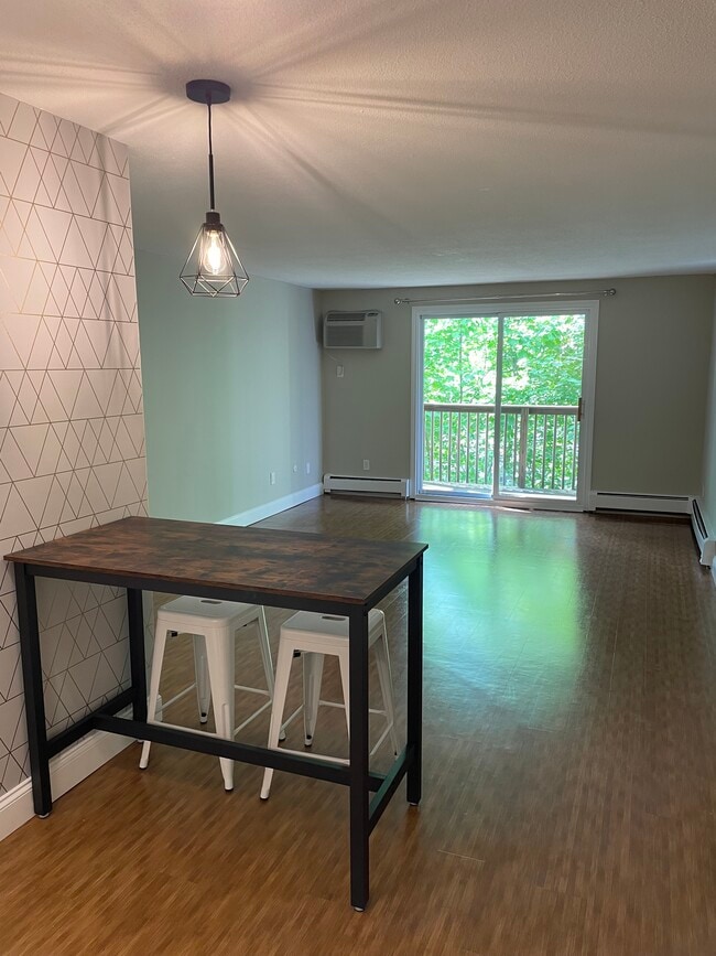 Photo - 22 7th Ave