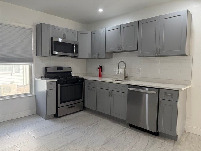 Photo - 15 Linwood St Unit 1
