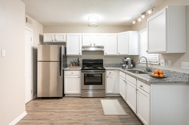 Building Photo - Wynsum Townhomes