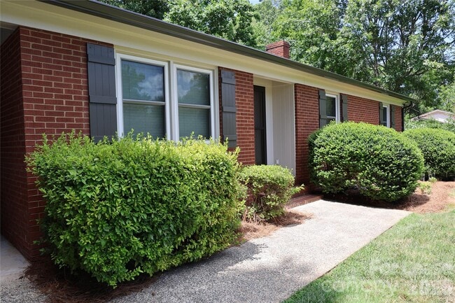 Photo - 103 Abingdon Cir