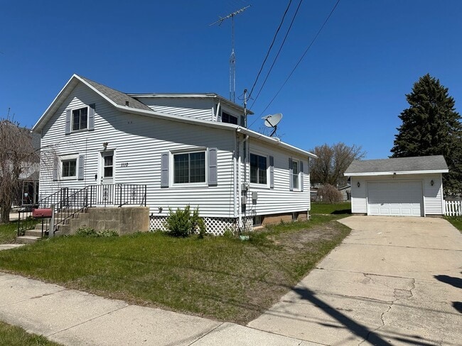 Photo - 3 Bedroom Single Family House- Two Rivers, Wi