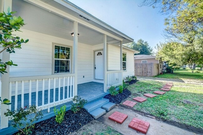 Photo - 1001 9th Ave N