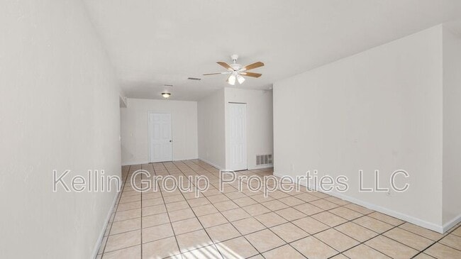 Photo - 303 Regal Park Dr