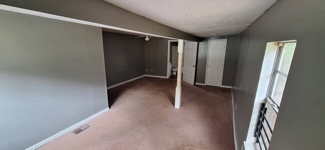 Photo - 3021 Woodview Dr