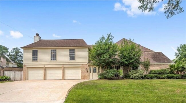 Photo - 2003 Castlerock Rd