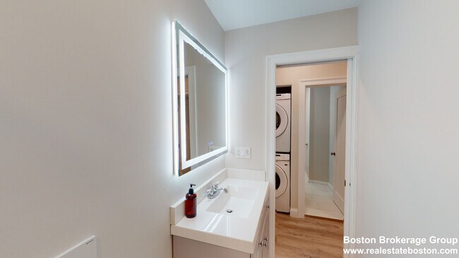 Photo - 23 Newport St Unit 2