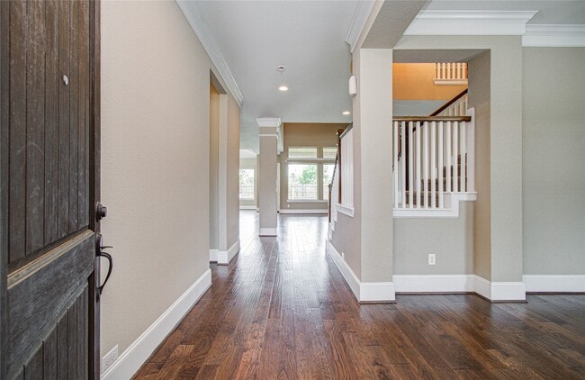 Photo - 2403 Orchard Way