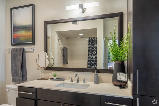 1BR, 1BA - 640SF