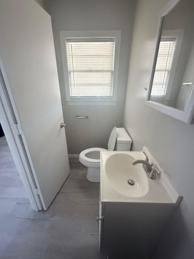 Photo - 110 Brown St Unit B