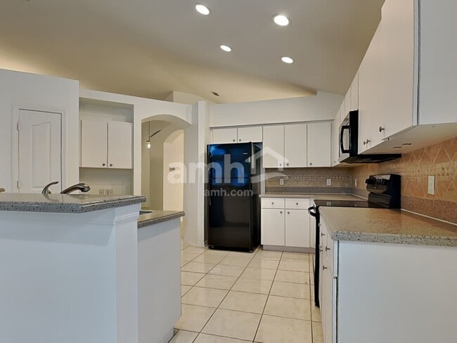 Photo - 16502 Lake Heather Dr