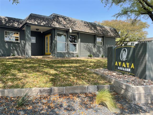 Building Photo - 3300 Edgewood Dr