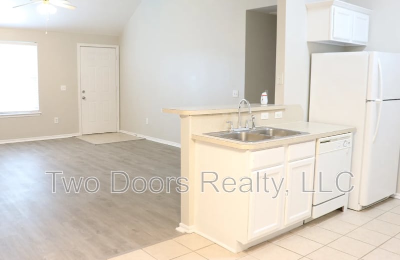 Photo - 1217 Eastgate Dr House