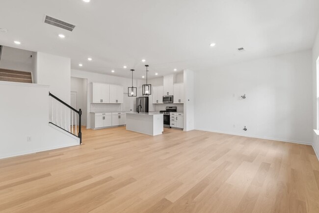 Photo - 204 Silver Fleet Dr