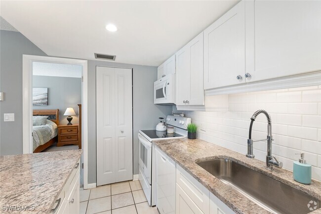 Building Photo - 240 Palm Dr Unit 48-1 Rental