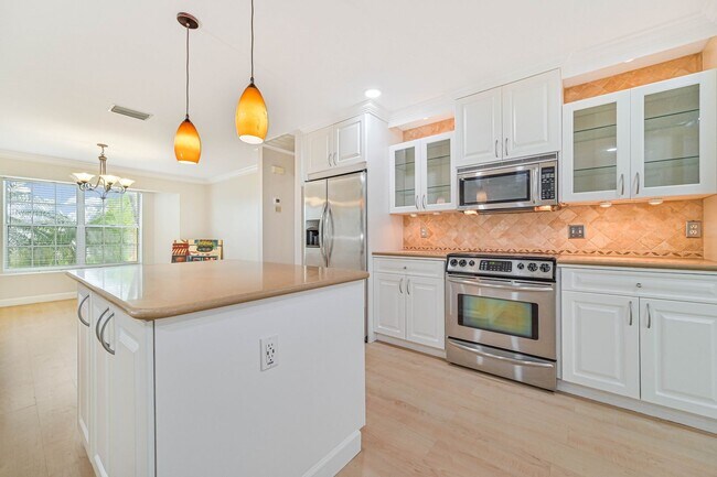 Photo - **Direct Gulf Access Pool Home! 4 BED/3 BATH - South Fort Myers**