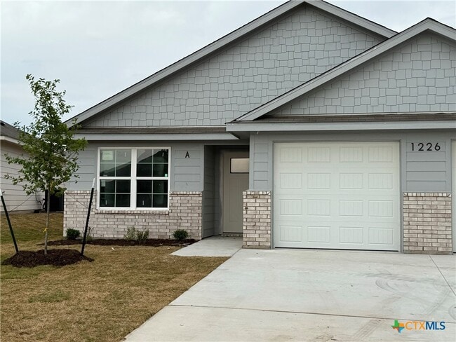 Photo - 1226 LEXINGTON Dr Townhome