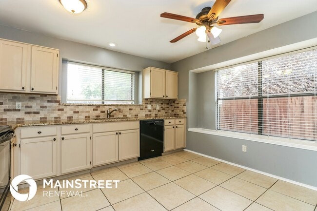 Photo - 6427 Woodstream Trail